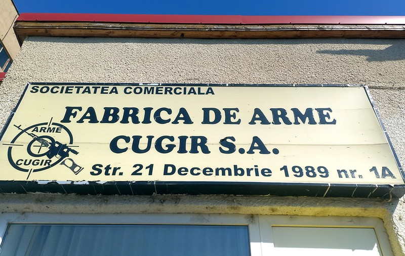 Tensiuni la Fabrica de Arme din Cugir, care acumulează datorii de la an la an: sindicatul contestă numirea unui director de profesie psiholog