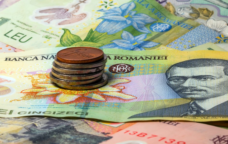 Salariul mediu a scăzut în august cu 2,4%, la 3.044 lei. Cele mai mari reduceri, în minerit și producția de medicamente