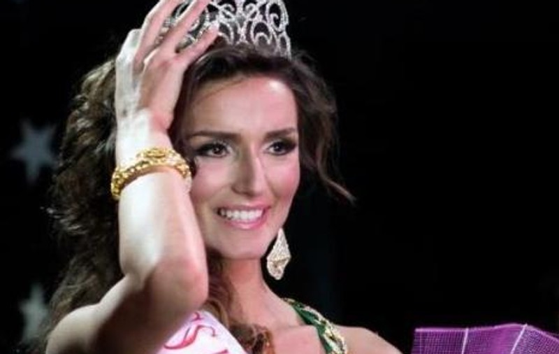 Cătălin Botezatu le evaluează prin satelit pe concurentele Miss Models International