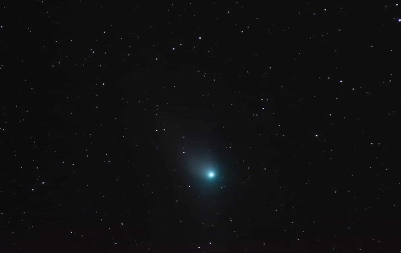 Cometa verde, filmată din județul Alba. Trece pe lângă Pământ o dată la 50.000 de ani