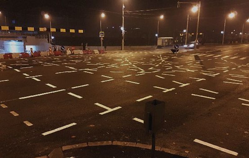 Primarul Robu laudă marcajele din intersecția pasajului Jiul. A instalat o cameră care transmite live traficul