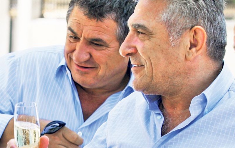 Fraţii Becali vor mânca miel la pungă!