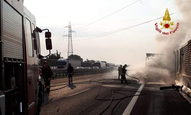 Alex Vîntu, un român de 19 ani, a murit într-un accident în Italia. A fost găsit carbonizat în furgoneta care a luat foc