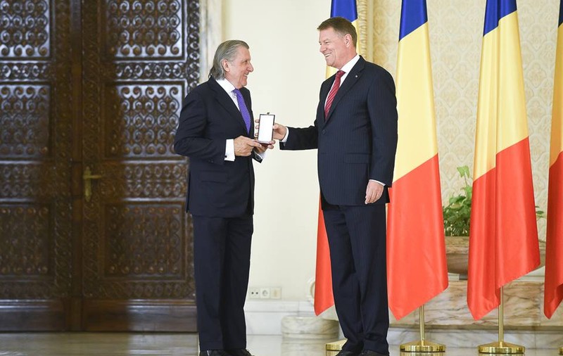 Ilie Năstase, decorat de ziua lui. Președintele Iohannis: ”Ați fost un fenomen, un sportiv de vis”