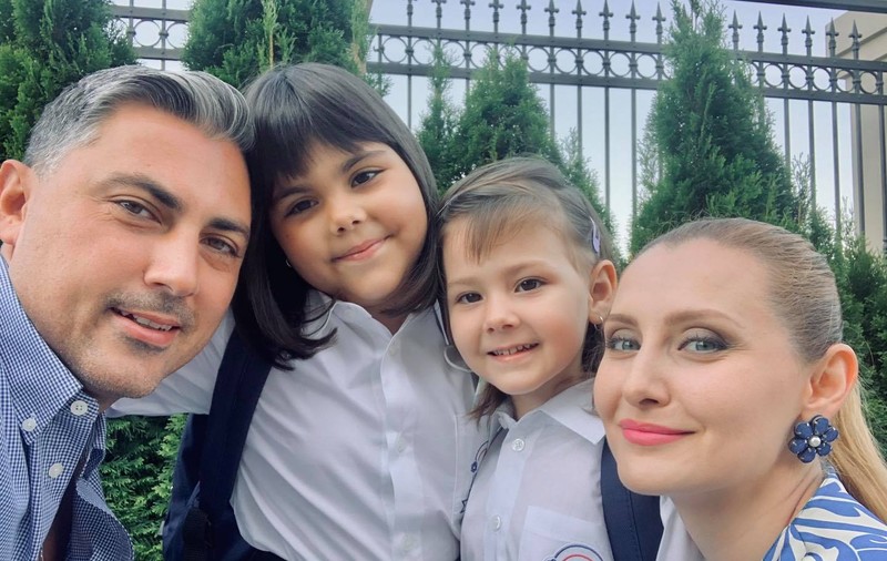 Câți bani plătesc Alina Sorescu și Alexandru Ciucu pentru școala fetelor. Fiicele cuplului învață la privat
