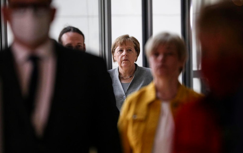 Mesajul neobișnuit lăsat în fața biroului Angelei Merkel. Poliția face anchetă
