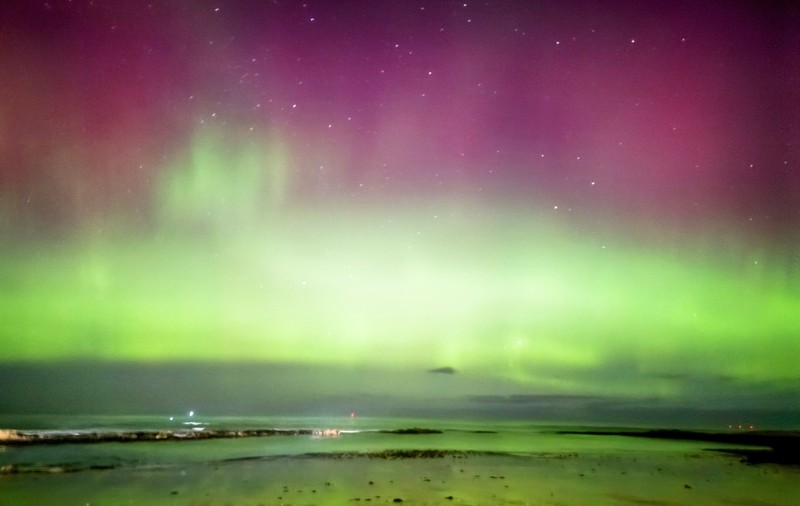 Imagini spectaculoase cu aurore boreale surprinse pe cerul din Marea Britanie
