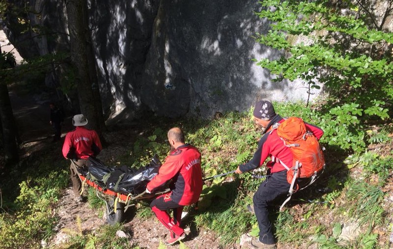 Bărbat găsit mort în Canionul Șapte Scări, județul Brașov. Procurorii nu exclud varianta crimei
