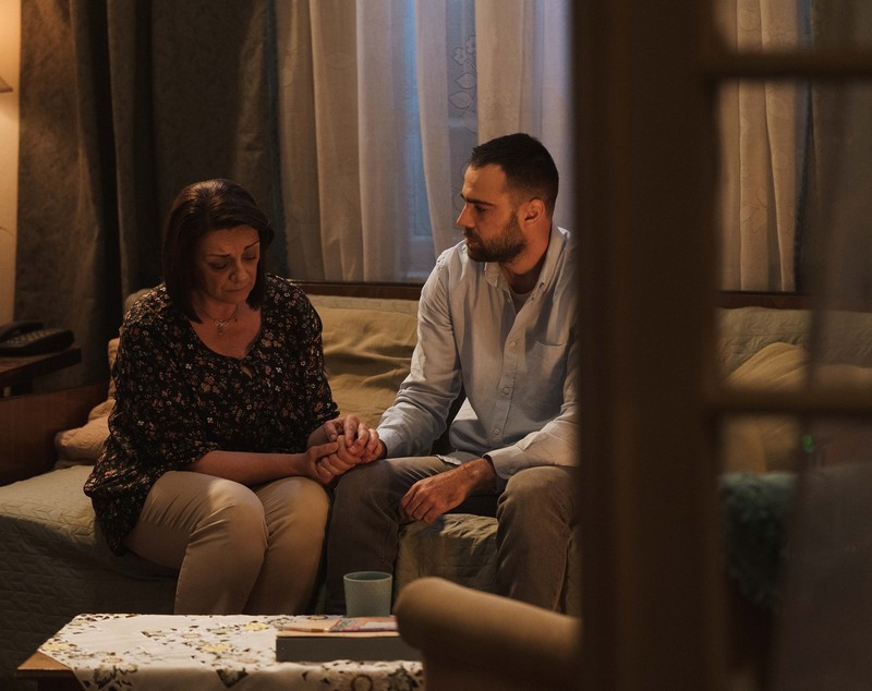Manele, împușcături, interlopi și suspans la Pro TV, în primul episod din serialul „Clanul”. Cum au apărut Carmen Tănase și George Mihăiță