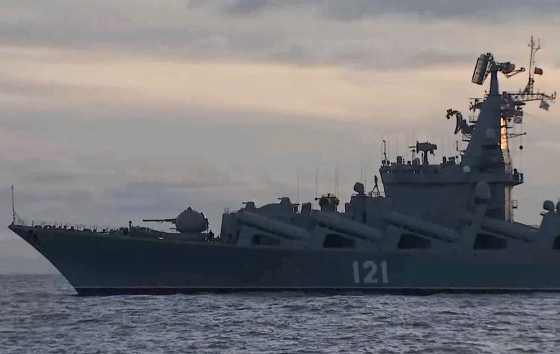 E a doua oară când un vas cu numele Moskva - Moscova se scufundă în Marea Neagră. Primul atacase Constanța