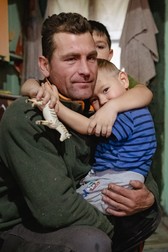 Ciprian, împreună cu copiii lui