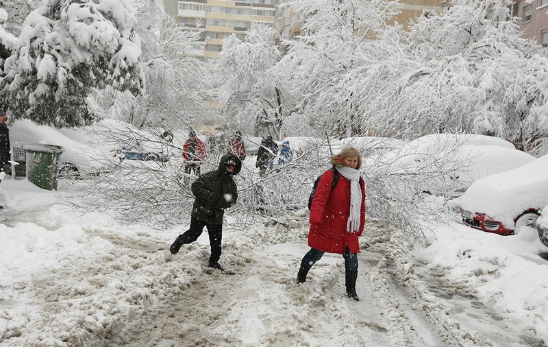 Școli închise din cauza ninsorilor! Lista cu judeţele în care cursurile sunt suspendate