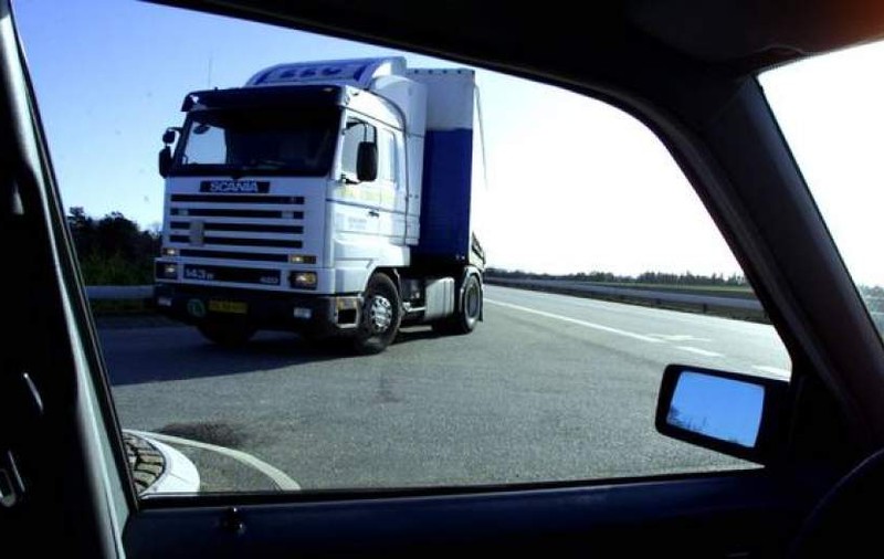 Șofer român de TIR, amendat cu 60.000 de euro în Danemarca. A comis aceeaşi infracţiune două zile la rând, cu două camioane diferite