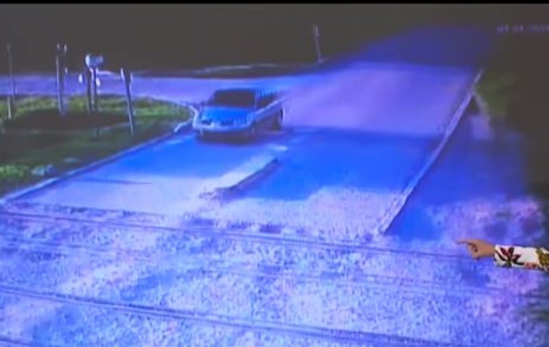 A murit pe trecerea la nivel cu calea ferată. Mașina i s-a blocat pe șine și n-a mai avut nicio șansă
