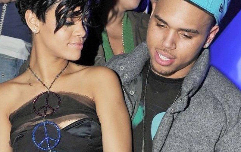 Rihanna: "Între mine şi Chris Brown încă există sentimente puternice"