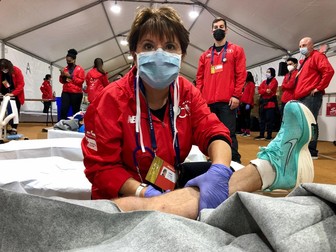 Medicul Daiana Voiculescu, voluntar la maratonul din New York, SUA