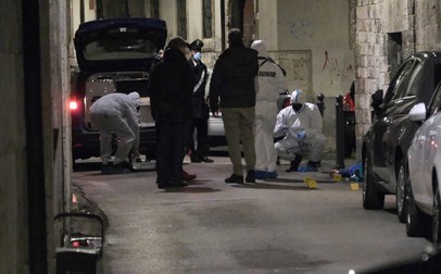 Anchetatorii, la locul crimei. Foto: Il Resto del Carlino