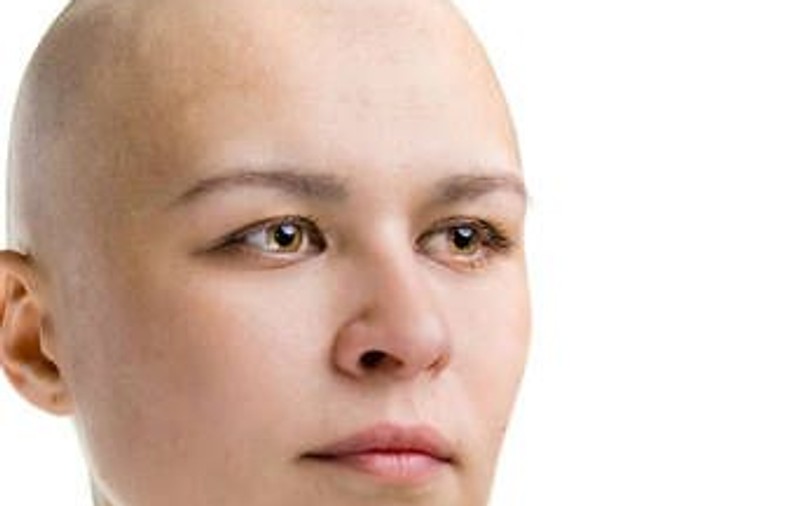Ce ne ascund companiile farmaceutice: Vitamina care distruge cancerul