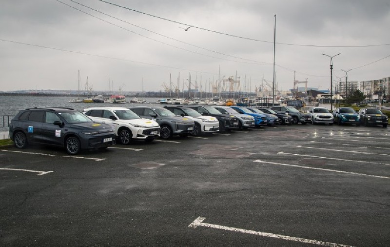 Mai merită mașinile plug-in hybrid în 2026? Un test de 700 km cu 13 modele PHEV arată adevărul
