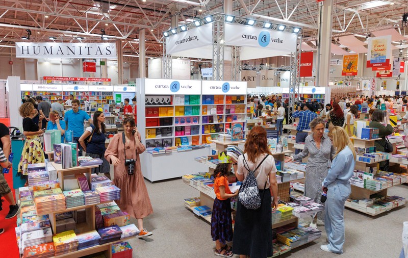 Am întâlnit fantoma României educate. Câteva impresii după sărbătoarea bucureșteană a cărții