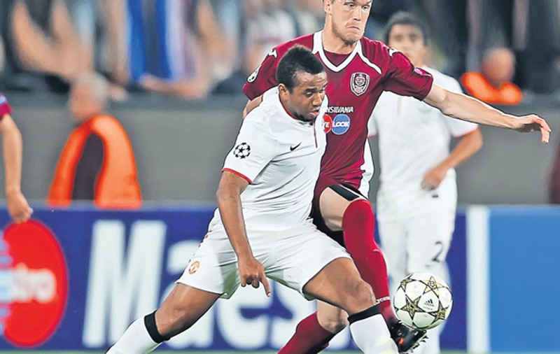 Van Persie, atacantul olandez al britanicilor, a fost decisiv în meciul contra unui CFR Cluj timid