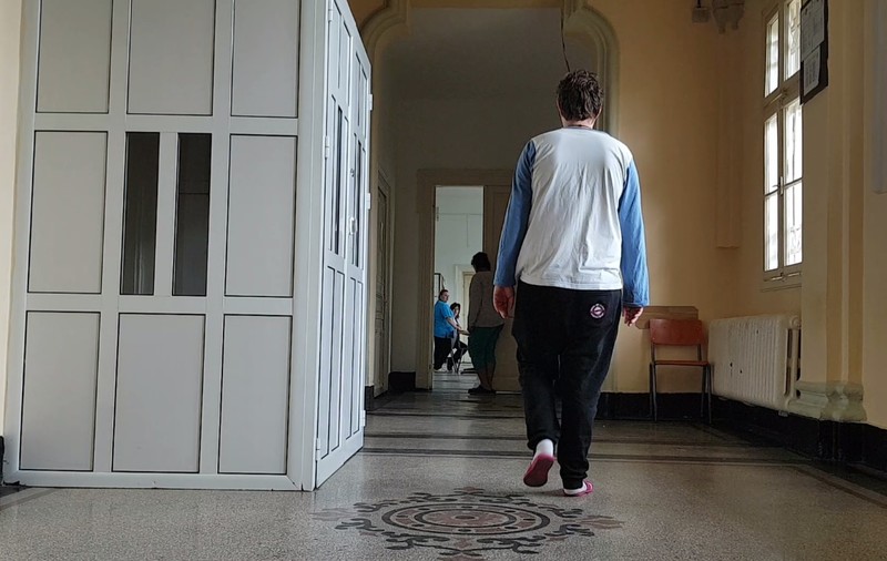 EXCLUSIV VIDEO/Sindromul Italia, suferința celor dezrădăcinate, desconsiderate, dezamăgite, umilite. Prizonierele durerii caută, la Socola, drumul spre eliberare