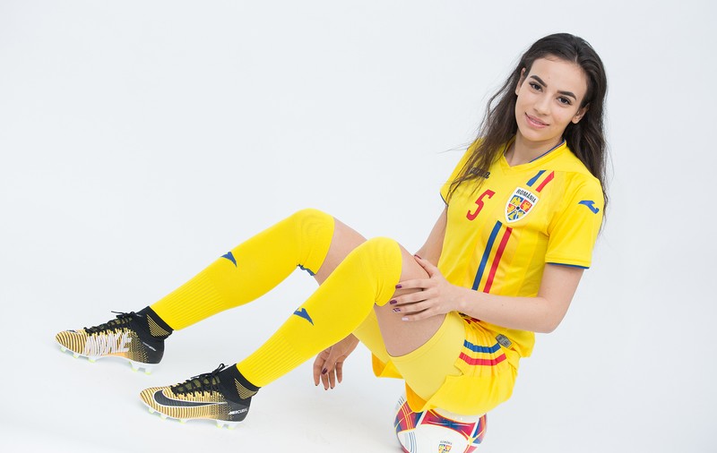 Ce fotbaliste sexy avem în națională. Echipament croit special pentru ele | GALERIE FOTO&VIDEO