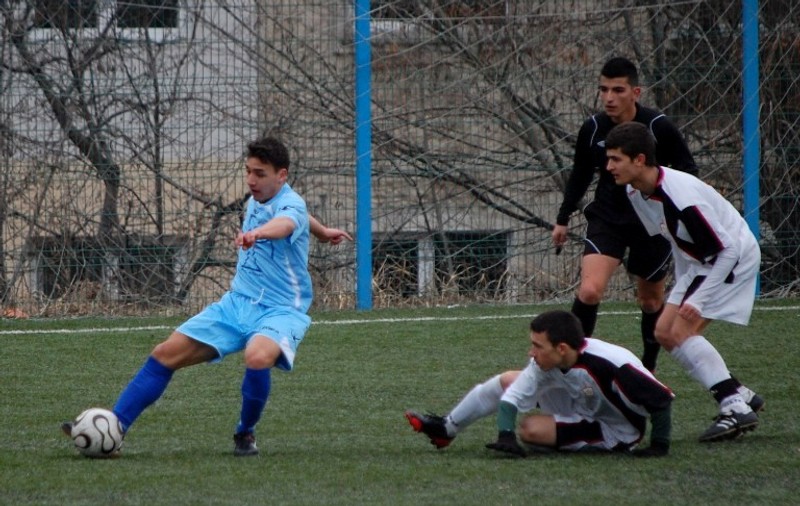 Fotbalistul al cărui frate s-a sinucis săptămâna trecută s-a întors pe teren!