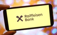 O clientă Raiffeisen Bank și-a băgat singură datele pe un site fals, dar a primit despăgubiri de la bancă. Imagine cu caracter ilustrativ. Sursă foto: Getty Images.