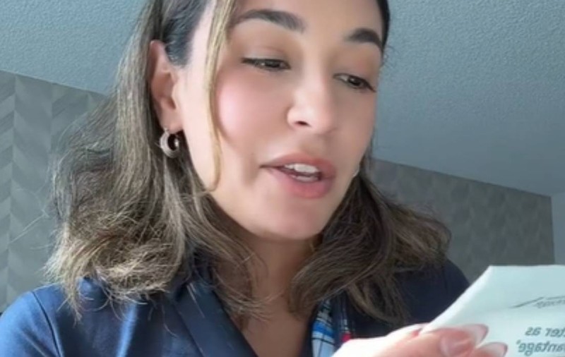 Biletul lăsat de Meghan Markle unei stewardese, după ce a zburat cu un avion de linie: „E ireal” | VIDEO