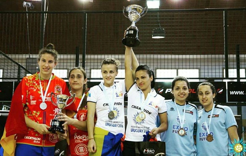 Campioanele mondiale la fotbal-tenis și la padbol se simt frustrate: ”Doamna ministru Elisabeta Lipă nu prea ne are la suflet”