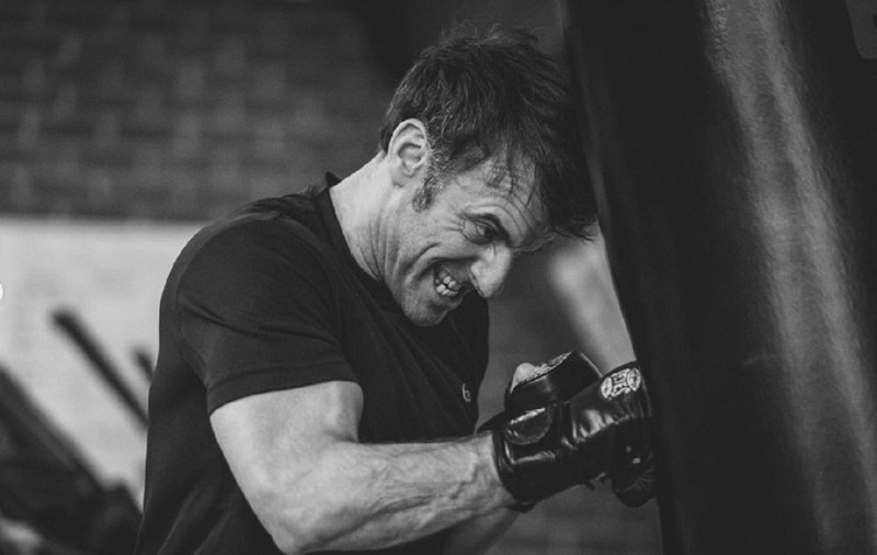 „Rocky” Macron: președintele francez, în centrul atenției după ce a fost fotografiat în sala de box. Comentariile stârnite de imagini