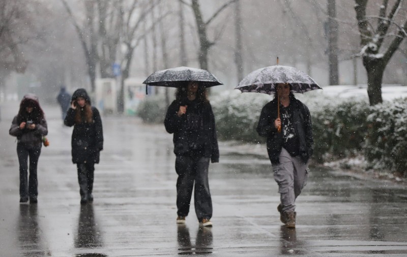 Ninsori viscolite și ploi abundente în aproape jumătate de țară. Harta zonelor aflate sub avertizarea meteo cod galben, emisă de ANM