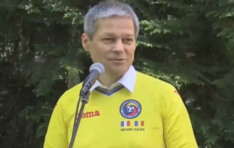 Mare recepție, mare la Ambasada României din Paris. Premierul Dacian Cioloș a făcut o afirmație șocantă | VIDEO