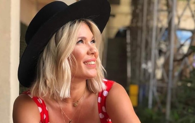 Gina Pistol și-a expus sarcina în rochii mulate, după ce s-a spus că a luat câteva kilograme. Cum arată iubita lui Smiley