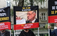 Păgubiții Nordis protestează în fața DNA
