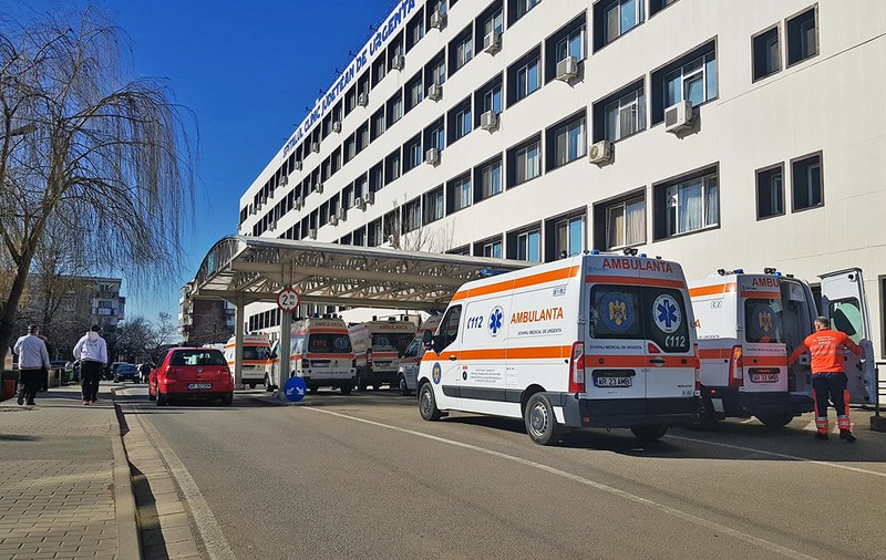 Spitalul Arad respinge acuzațiile în cazul femeii gravide care avea COVID și a murit când era transferată la Timișoara: „15 medici au văzut-o în doua zile”