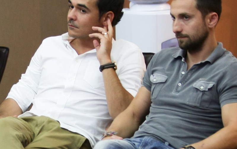 Fostele colege îi dau bătăi de cap? Dani Oţil, reacţie la scandalul din avion: "La Miruna de ce nu l-aţi băgat şi pe Răzvan? La Vancea de ce n-a intrat şi Răzvan în pensiune?"
