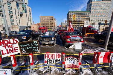 Camioanele au blocat centrul orașului Ottawa. FOTO: EPA