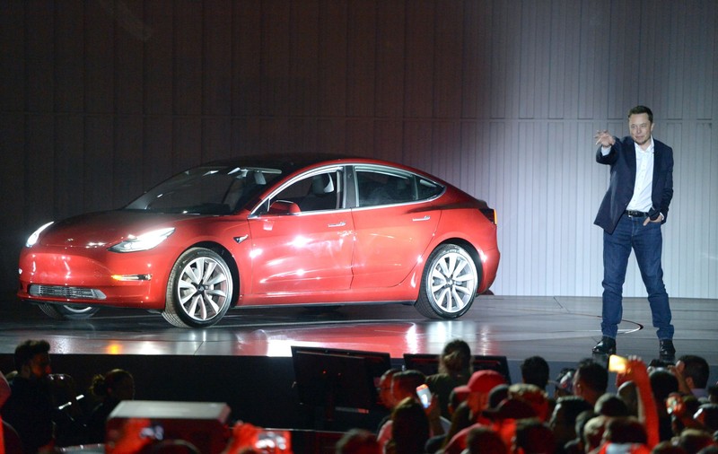 Tesla valorează acum mai mult decât toți producătorii auto din lume, cu excepția Toyota