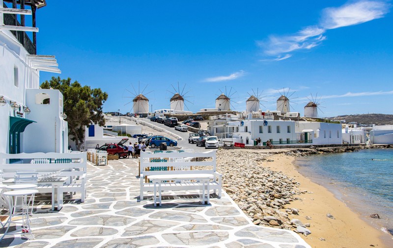 Grecia impune noi restricții pe insula Mykonos, din cauza unui focar local de COVID