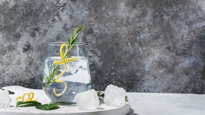 Cum să faci gin acasă