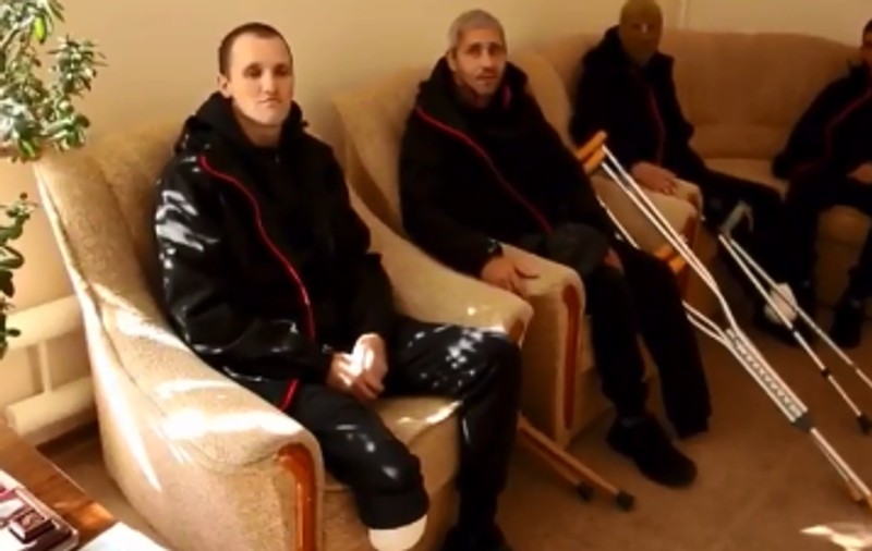 „Eroii lui Putin”. Un criminal condamnat care și-a pierdut un picior în Ucraina a primit medalia pentru curaj