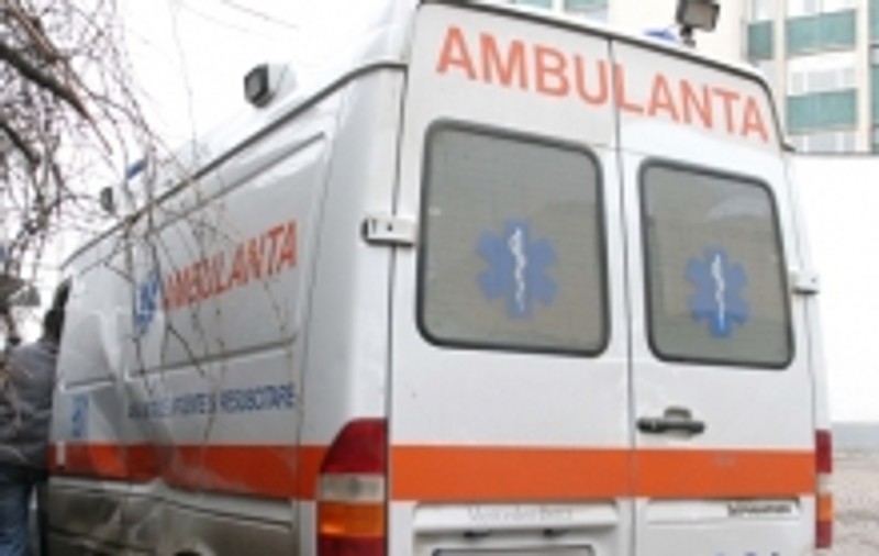 O femeie a murit într-un accident rutier în lanţ