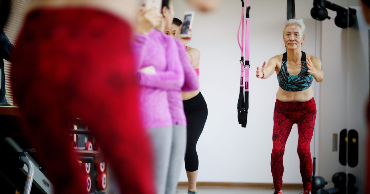 La 71 de ani, femeia face sport alături de persoane mult mai tinere decât ea