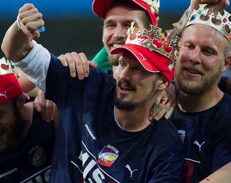 Viktoria Plzen - Astra Giurgiu (joi, ora 22:05). Cehii vând brățări speciale pentru susținerea lui Marian Cisovsky, grav bolnav | VIDEO