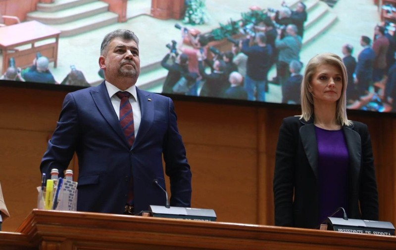 Schimb de replici înaintea discursului Robertei Metsola în Parlament între Marcel Ciolacu și Alina Gorghiu: „De când conduci la mine în casă?”