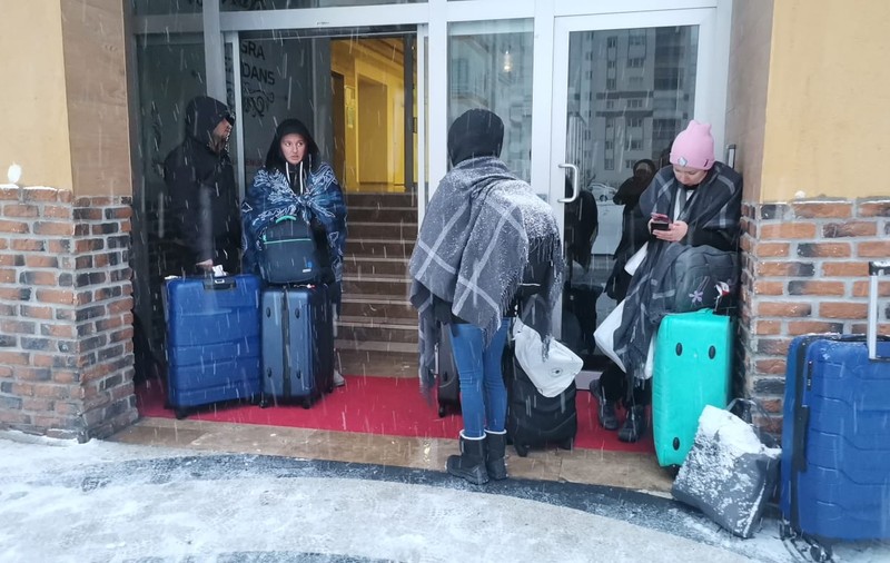 Studentă română într-un oraș zguduit de cutremur: „M-am trezit în țipete. Blocul se ducea înainte și înapoi, lustra se balansa ca o minge de ping-pong. Acum ne e frică să dormim”