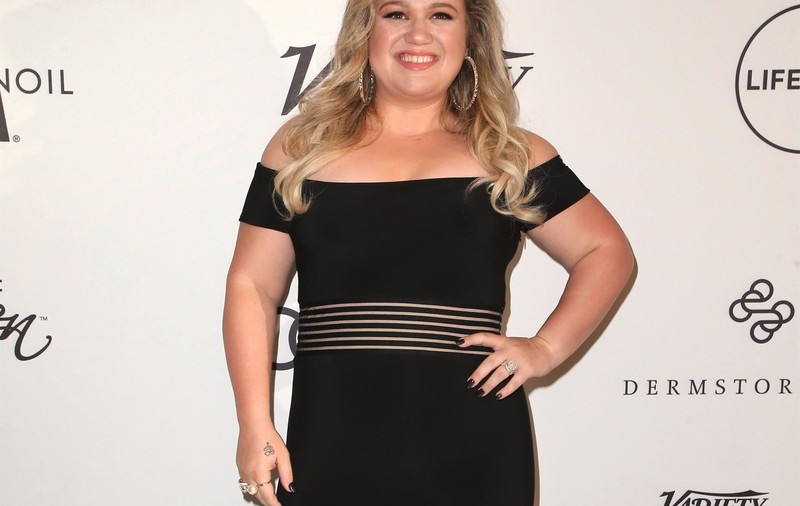 Kelly Clarkson spune că a avut gânduri sinucigașe în perioada în care a fost obligată să slăbească