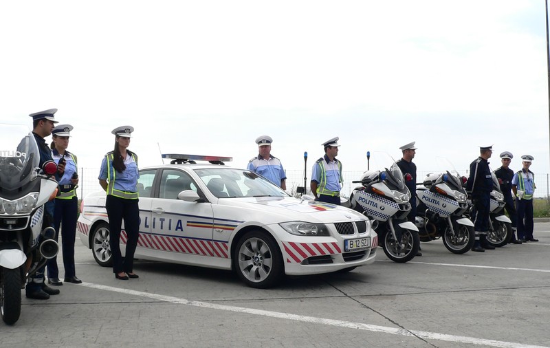 Atenţie, şoferi! Poliţia Rutieră şi-a mutat birourile în stradă!